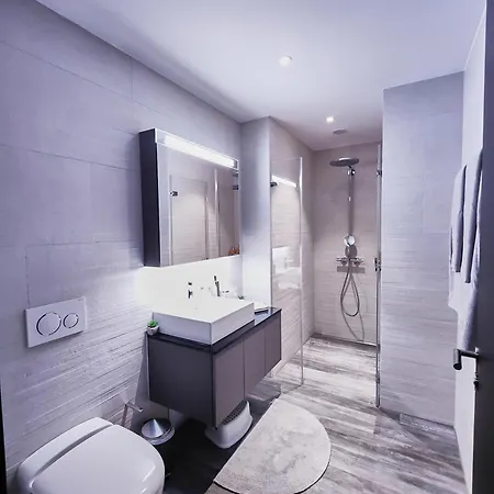Glad Spot: - - Design - Netflix Apartment *