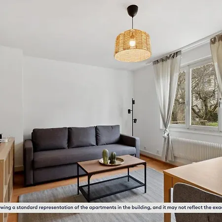 Two Level Terraced House In The Edge Of Apartment *