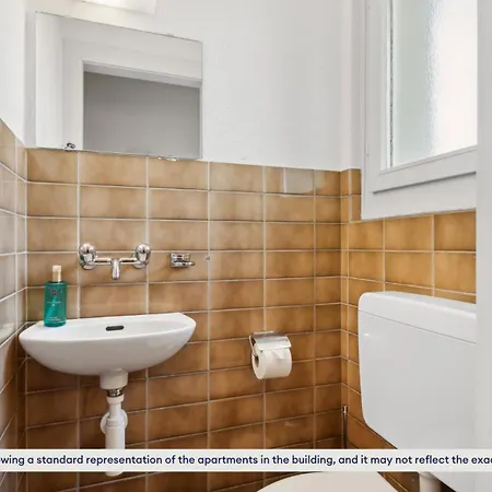 Two Level Terraced House In The Edge Of Apartment *
