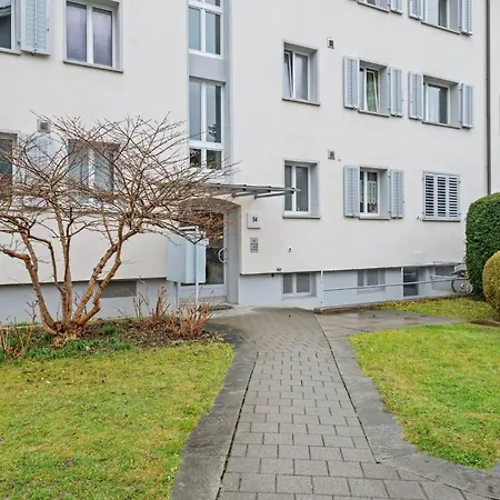 Charming 1 Bedroom Apartment