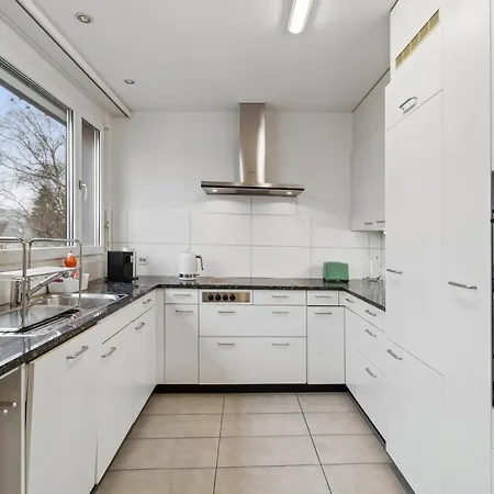 Apartment Practical 17'away From The Center