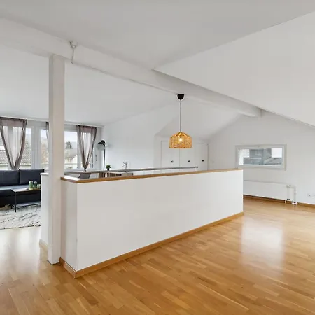 Practical 17'away From The Center Apartment