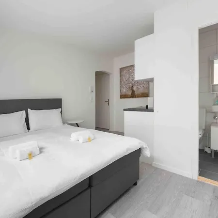 Apartment Urban Oasis With Queen Bed And View Be-28 Zurich