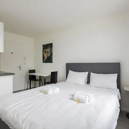 Apartment Downtown Deluxe With Queen Bed Be-55
