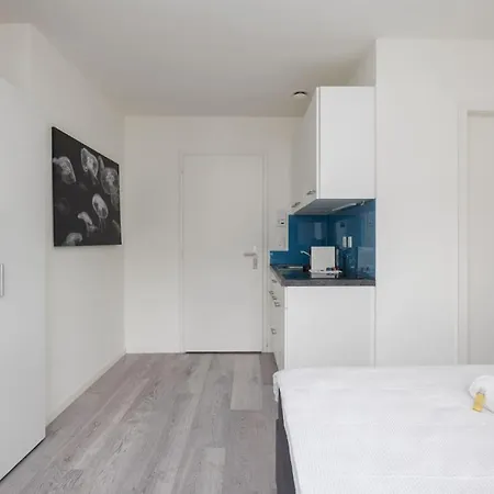Urban Oasis With Queen Bed And View Be-34 Zurich