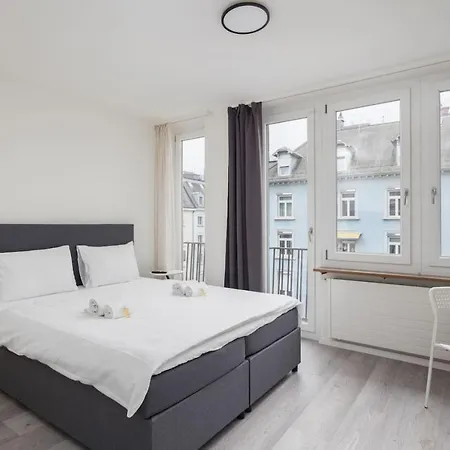 Urban Oasis With Queen Bed And View Be-34 * Zurich