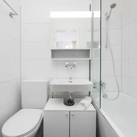 Urban Oasis With Queen Bed And View Be-24