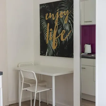 Apartment Urban Oasis With Queen Bed And View Be-23 *
