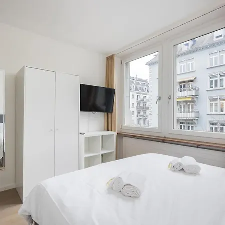 Apartment Urban Oasis With Queen Bed And View Be-23