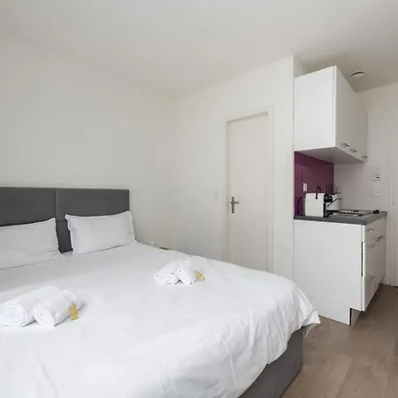 Urban Oasis With Queen Bed And View Be-23 Zurich