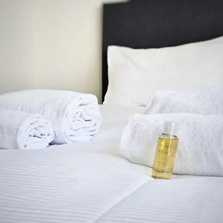 Urban Oasis With Queen Bed And View Be-38 * Zürich