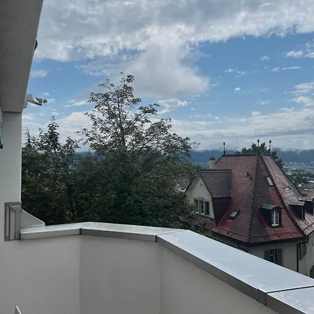 Apartment Spacious And Stylish In