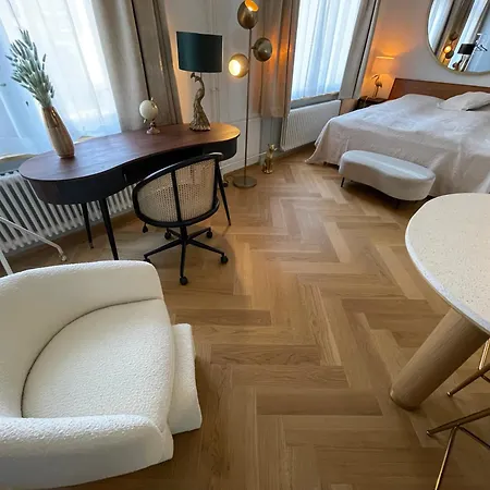 Apartment Exclusive Next To Main Station