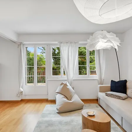 Apartment Muenstergasse Old Town Zurich
