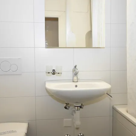 1br Flat In Historical Center - Symbol 3 Apartment