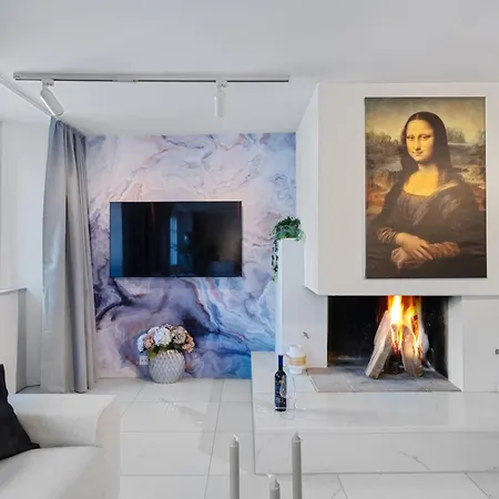 Boutique Design-suite-apartment At Best Central Location