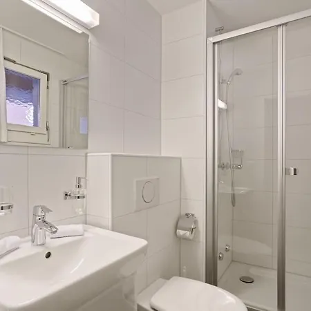 Fantastic 2 Bedroom Flat Close To The Apartment Zurich