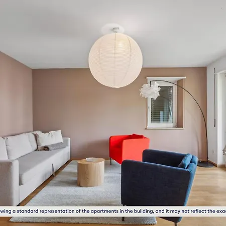 Apartment 15-min To Center: Cozy *