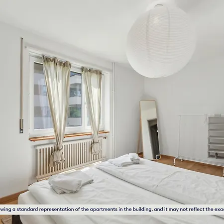 Apartment 15-min To Center: Cozy *