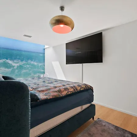 Exclusive Spacious Apt. With Garden In Zurich