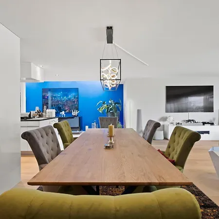 Exclusive Spacious Apt. With Garden In Apartment *
