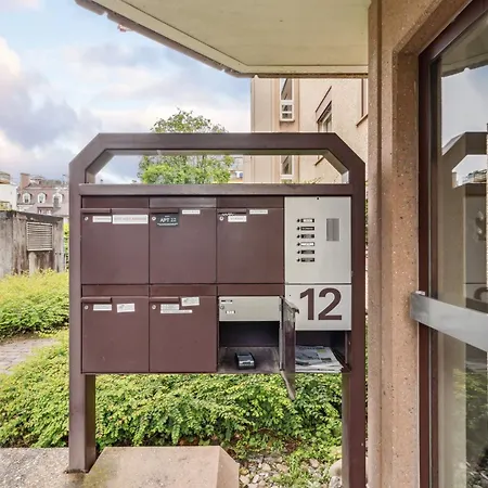 Chic 3-bedroom Near Center Apartment Zürich