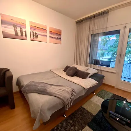Modern Eingerichtete Stadtwohnung In Wollishofen Apartment