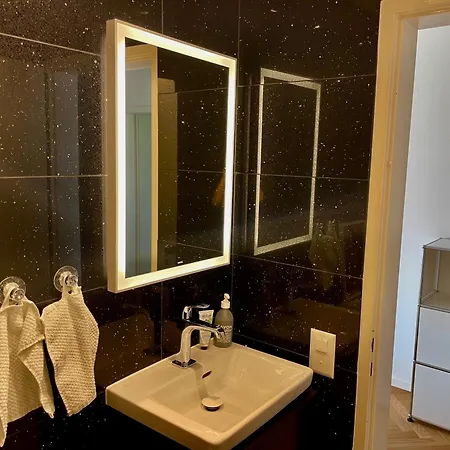 Luxury, Quiet Flat Overlooking * Zurich