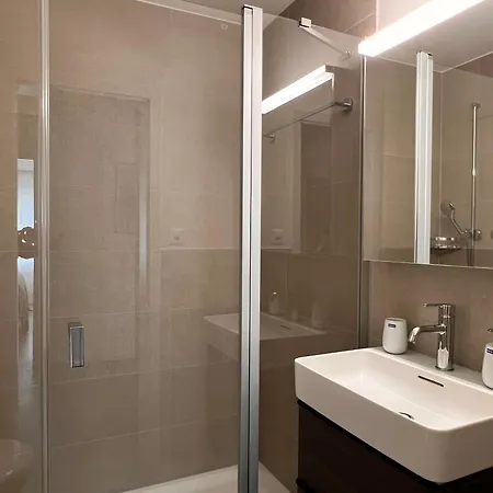Stilvolle In Oerlikon! -202- Apartment