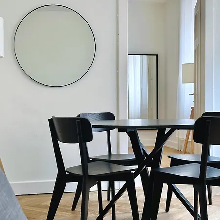 Citycentral 2 Bedroom Flat Near Main Station Apartment Zürich