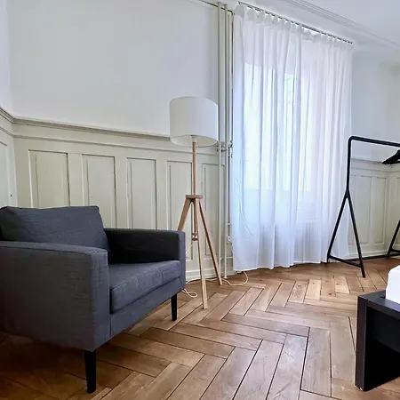 Citycentral 2 Bedroom Flat Near Main Station Apartment *