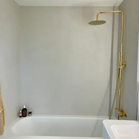 Luxury, Quiet Flat Overlooking * Zurich