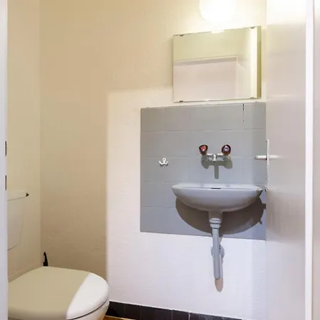 Gemuetlich Eingerichtete Im Herzen Von Zurich