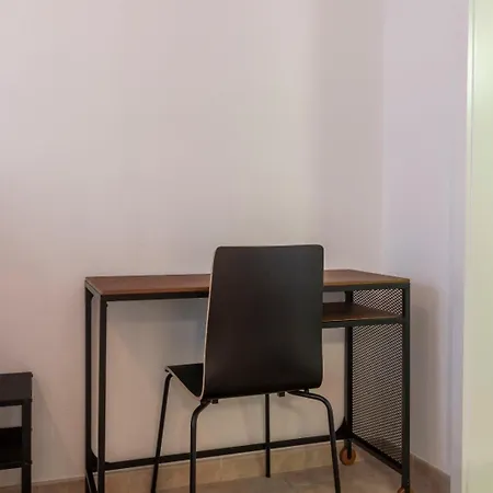 Apartment Gemuetlich Eingerichtete Im Herzen Von Zurich