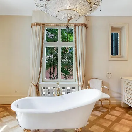 Villa Private In *