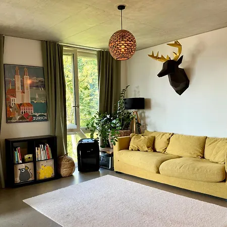 Traumwohnung In Mit Aussicht Und Parkplatz Apartment Zurich