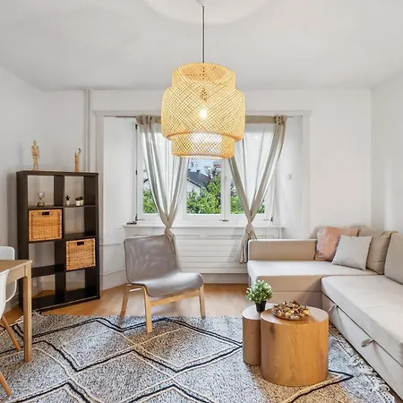Homey Comfort In Oerlikon Apartment Zurich