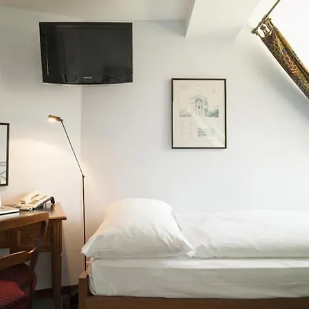 Montana Hotel