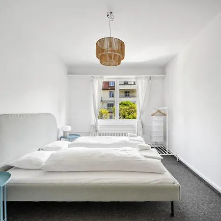 Comfortable In Oerlikon 20 Minutes Away From Airport Apartment Zürich