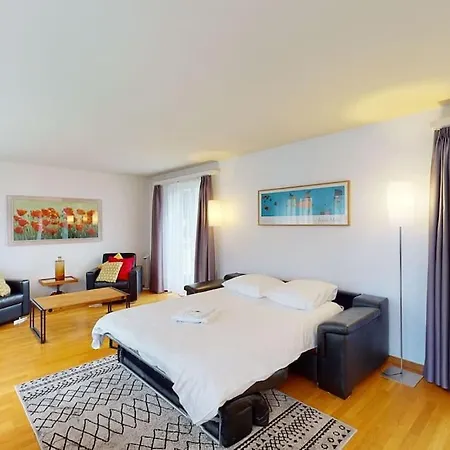 1 Bedroom Flat Center Near - D7 Apartment