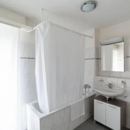 1 Bedroom Flat Center Near - D7 Apartment Zurich