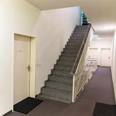 Apartment 1br Near - Fb6 *