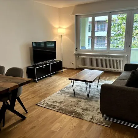 Cozy 2br Near - 8 Apartment Zürich