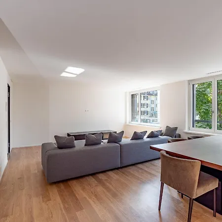 Wollishofen Station, 2 Bedroom, Kitchen & Parking Apartment