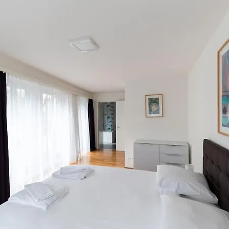 Terrific 1 Bedroom Flat Center And Near - Dahlia 9 Zürich