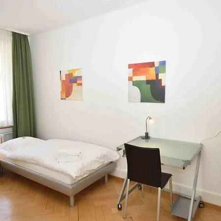 Apartment 2br Flat Near And - Stardust 22 Zurich