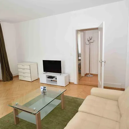 2br Flat Near And - Stardust 22 Apartment *