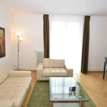 Apartment 2br Flat Near And - Stardust 22