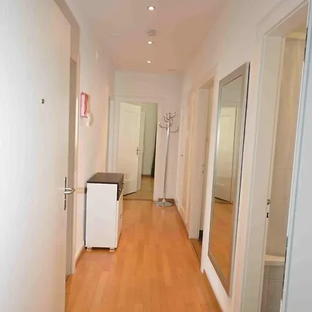 2br Flat Near And - Stardust 22 Zurich