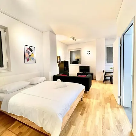Apartment Dream Sh04l *